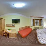 Hotell Alpsky 3*