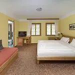 Alpsky Hotell 3*